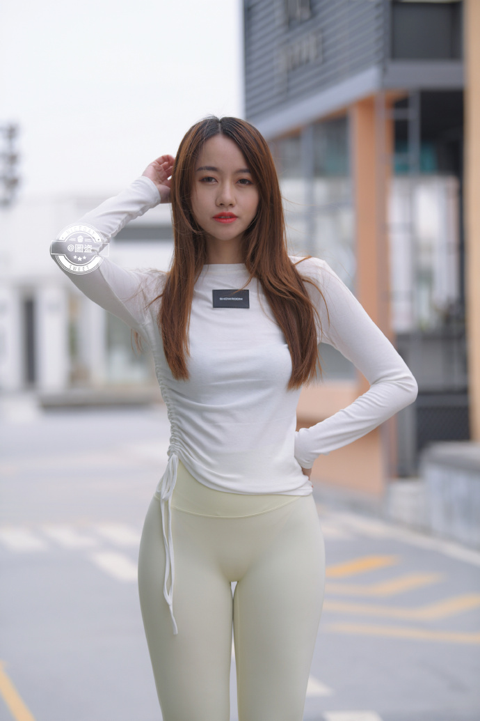 图片[1]-漂亮的白色瑜伽裤女孩 J1441 696P1V-21.4GB-美美图社
