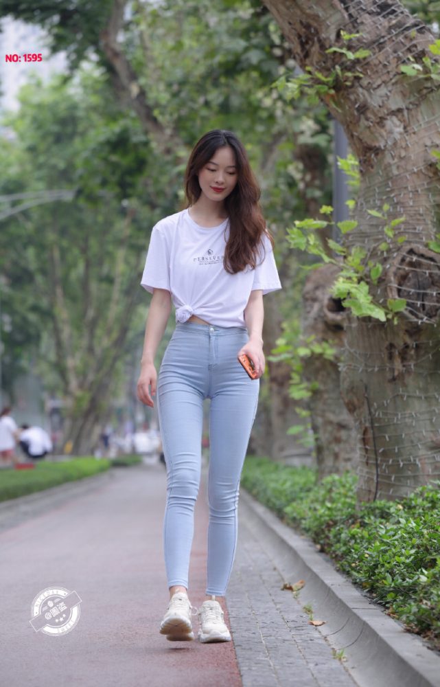 个子非常高的紧身牛仔裤女孩J2065 879P1V-25.5GB-美美图社