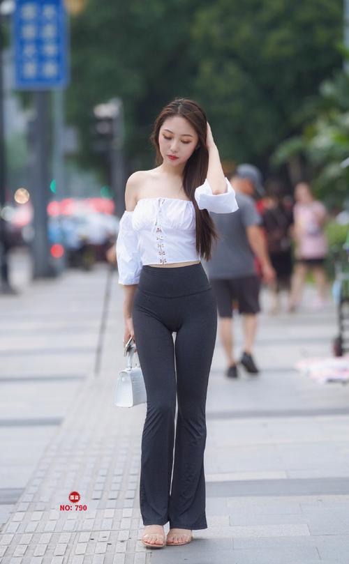 身材非常哇塞的瑜伽裤女孩  J1333 521P6V-21.6GB-美美图社
