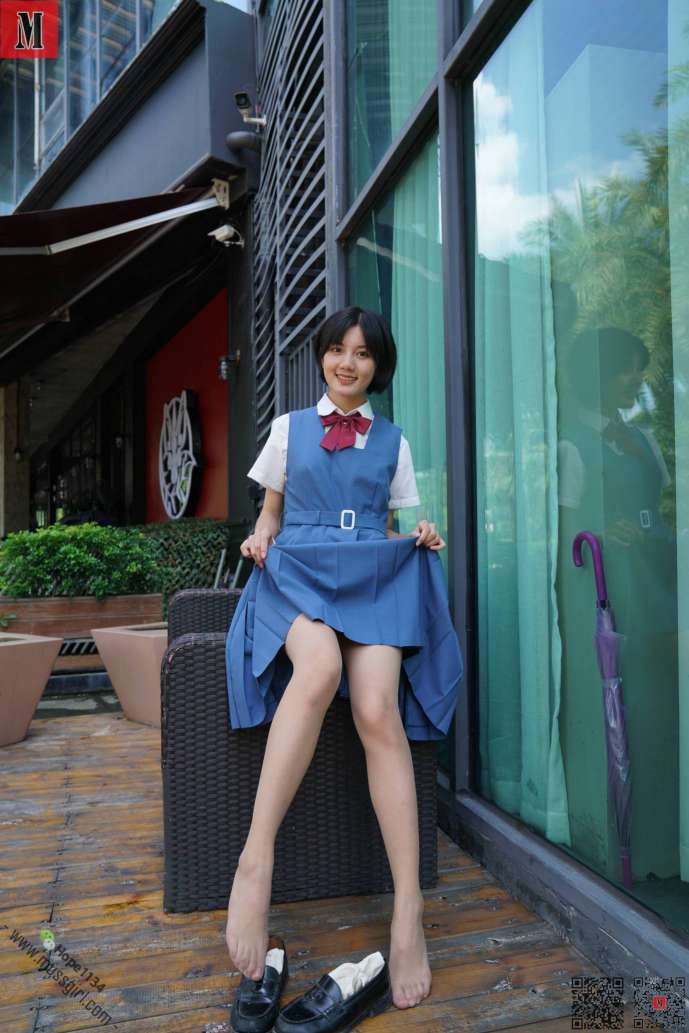 图片[1]-一副学生模样的短发姑娘【112P】20023-美美图社