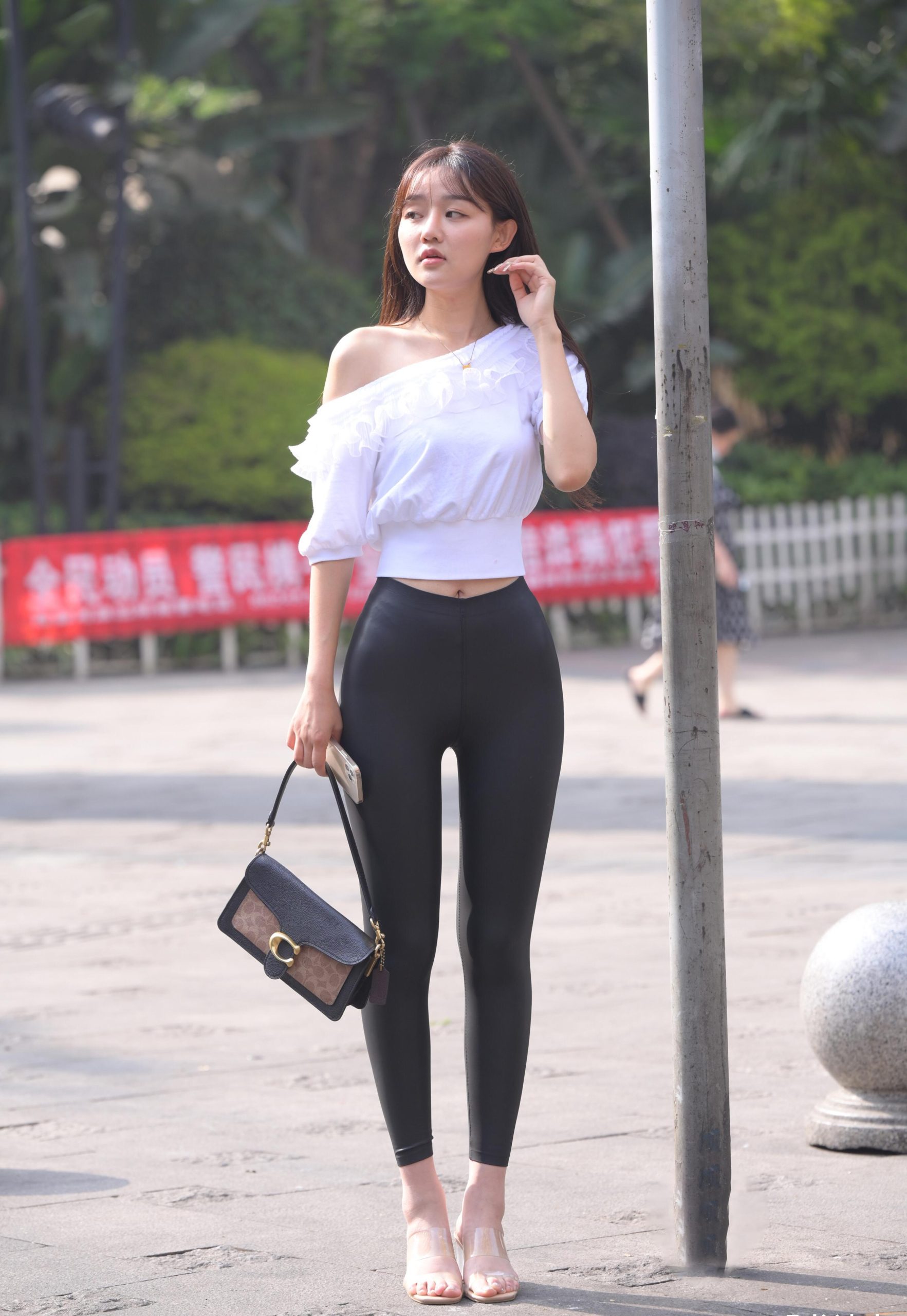 图片[5]-笑容非常甜美且治愈的皮裤女孩 J1945 751P1V-22.1GB-美美图社