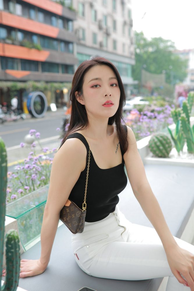 非常漂亮的白色紧身裤女孩J2055 895P2V-24.5GB-美美图社