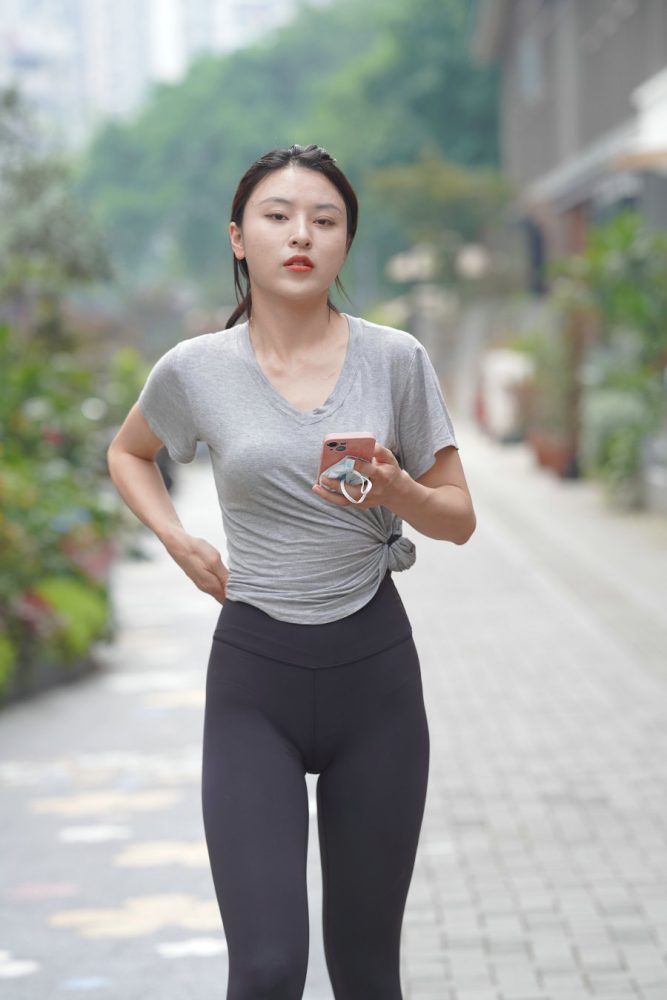 户外运动的瑜伽裤女孩J3008 845P2V-22.9GB-美美图社