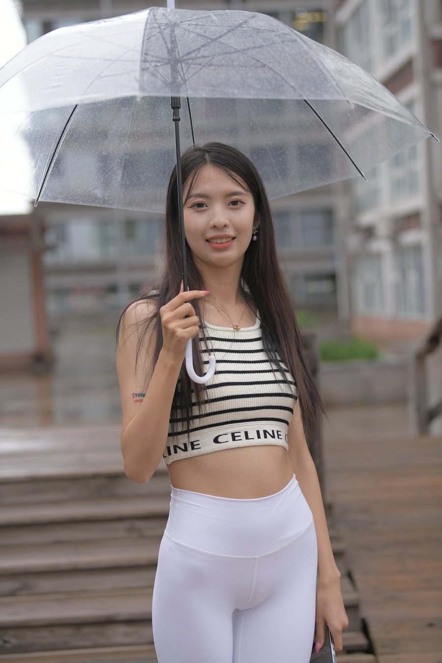图片[1]-打伞的白色瑜伽裤女孩J2986 622P1V-22.06GB-美美图社