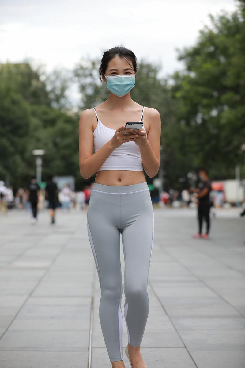 图片[4]-灰色瑜伽裤姑娘笑容超甜 J5074 180P2V-2.15GB-美美图社