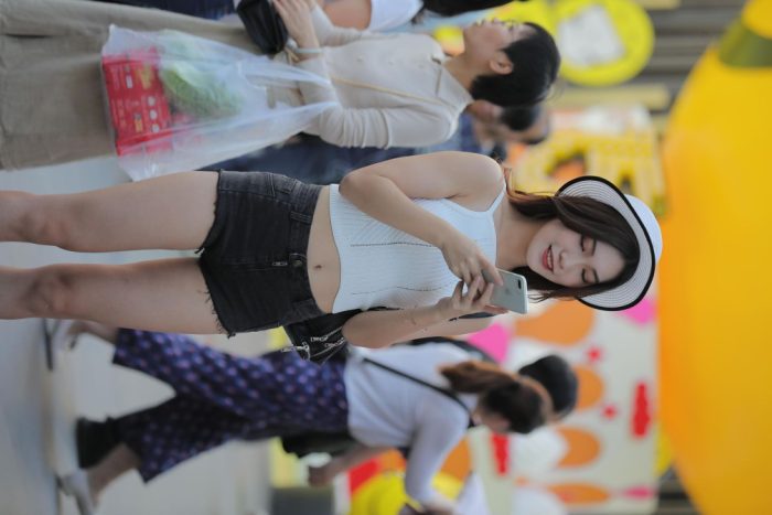 非常时尚阳光的牛仔热裤女孩【808P】00064-美美图社