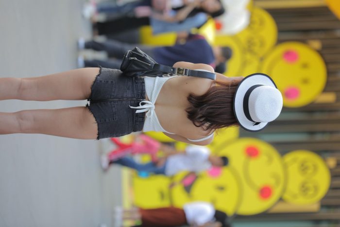 非常时尚阳光的牛仔热裤女孩【808P】00064-美美图社
