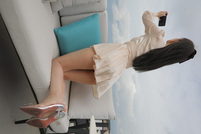 戴黑色蝴蝶结的长发女孩【369P】00027-美美图社