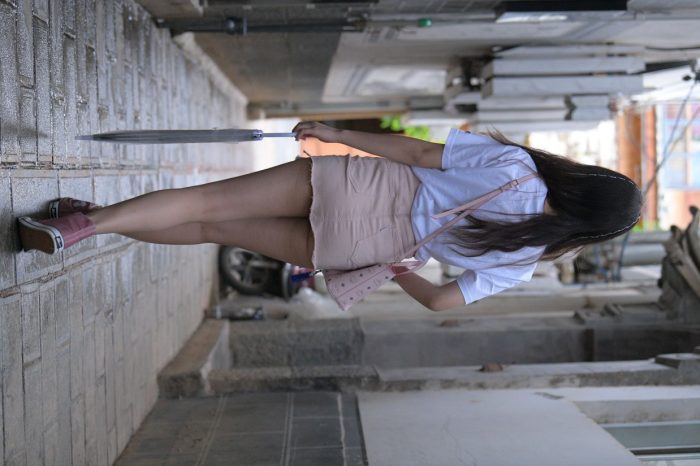 非常清纯甜美的短裙姑娘在逛街【458P】00052-美美图社