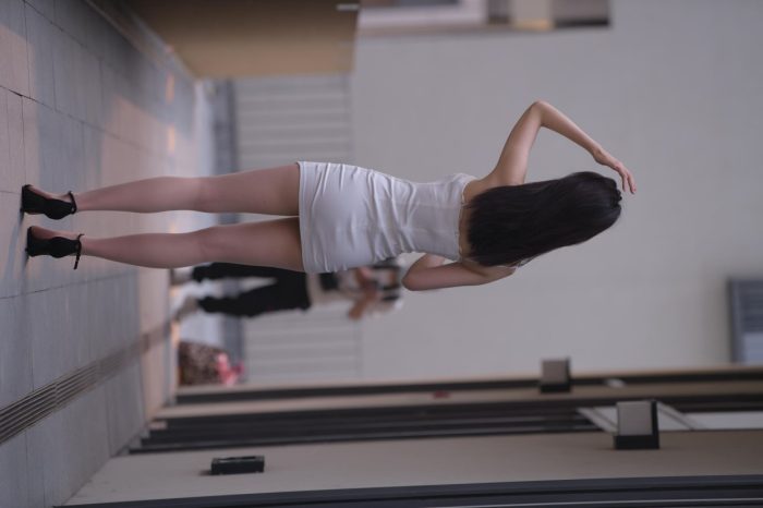 长发女孩紧身短裙特别显身材【245P】00040-美美图社