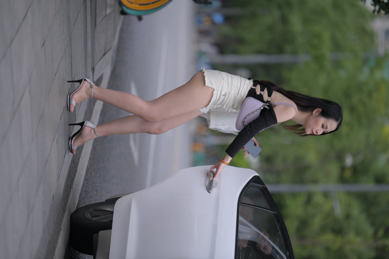 图片[6]-长发飘飘的白色热裤美丽女孩【49P】00029-美美图社
