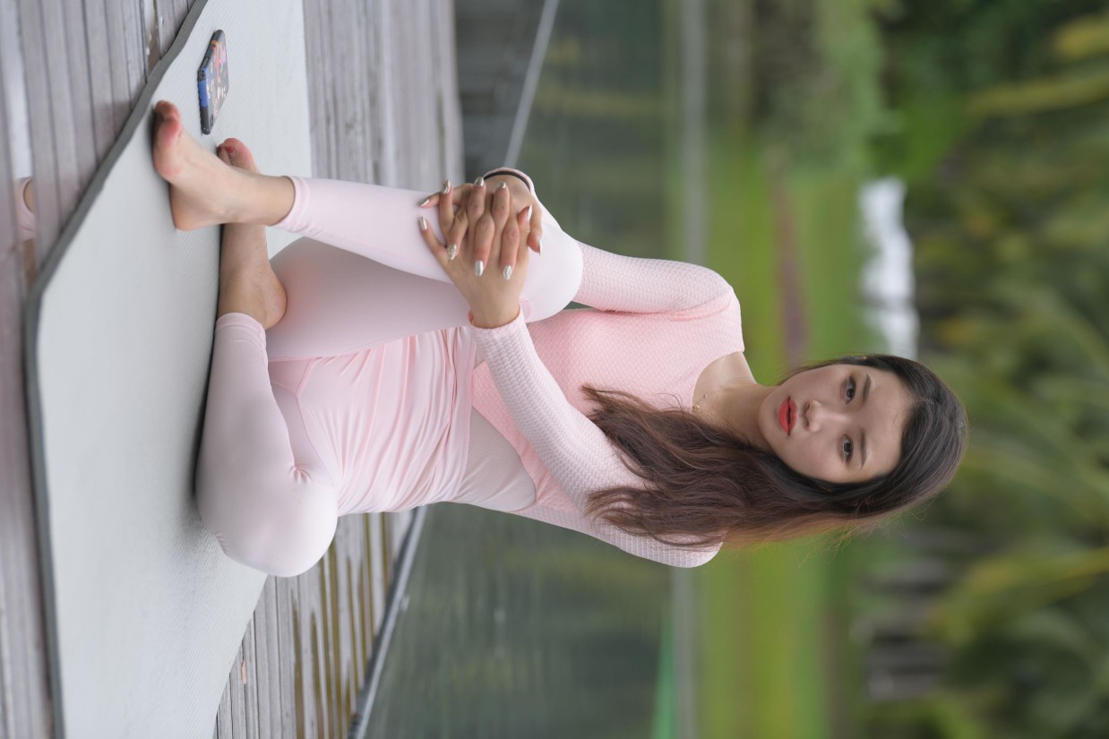 图片[7]-很漂亮眼睛也很大的白色瑜伽裤女孩【249P】00063-美美图社