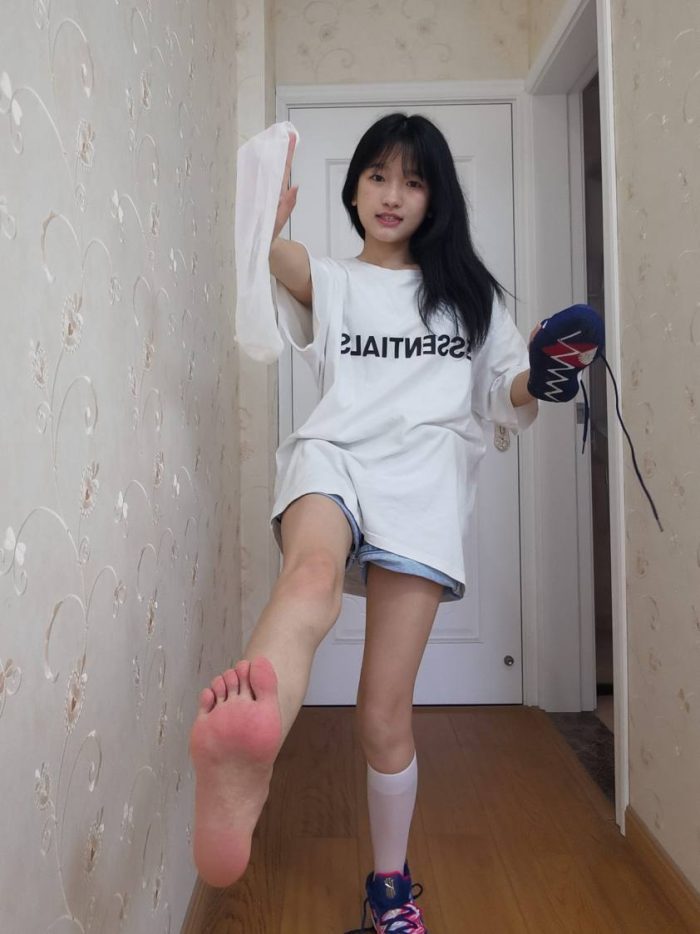 调皮的白袜女孩【149P】20017-美美图社