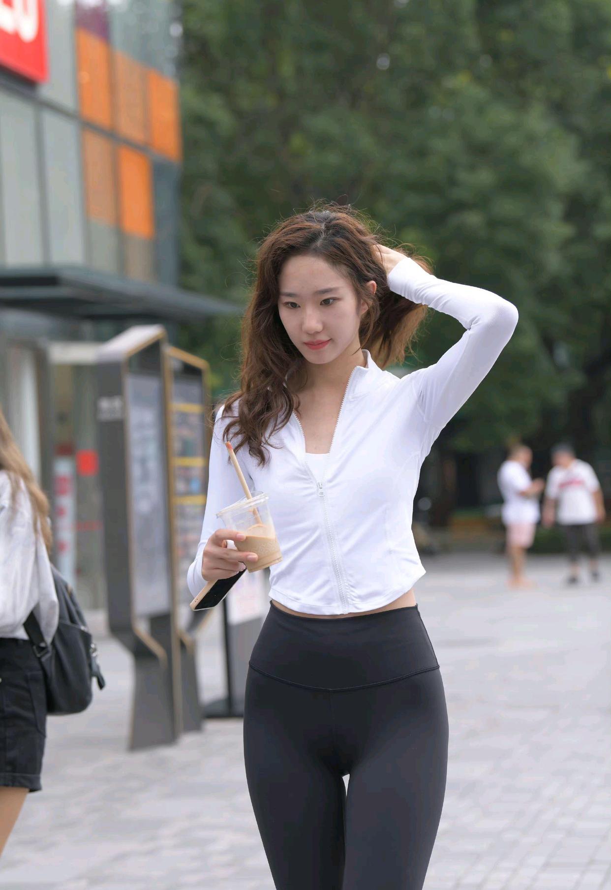 图片[5]-像刘亦菲的黑色瑜伽裤女孩J2237 340P1V-14.8GB-美美图社