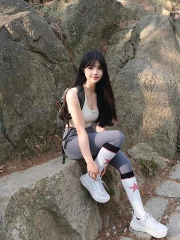 图片[7]-爱爬山的瑜伽裤MM，太甜美了！~-美美图社