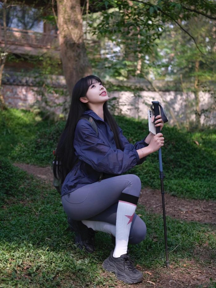爱爬山的瑜伽裤MM，太甜美了！~-美美图社